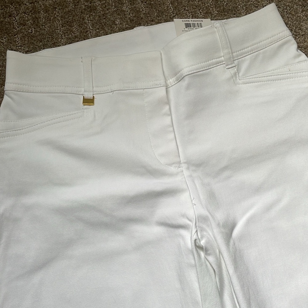 Collection White Pant - Picture 2 of 6